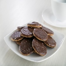Pack of 4 biscuits topped with chocolate